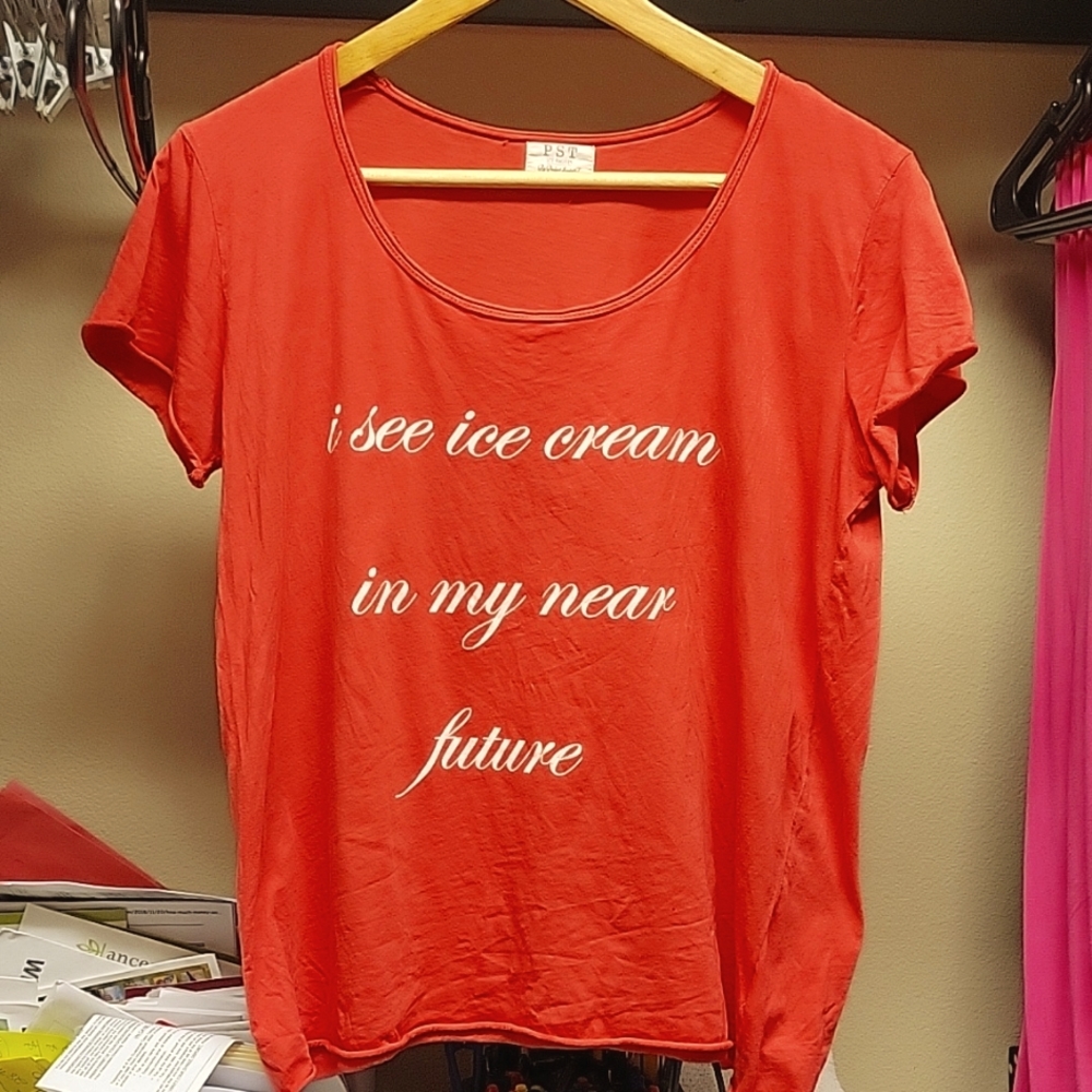 Project Social T Shirt in M, coral color